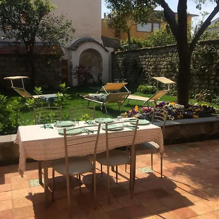 Maison De Lucia Holiday home Meta